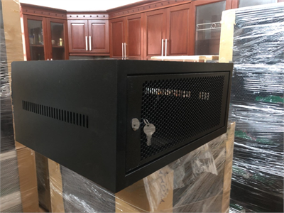 Tủ rack 4U-D400 treo tường, màu đen, cánh mica